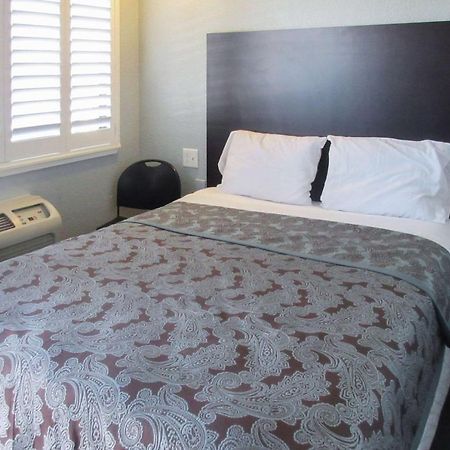 Rodeway Inn Сан Пабло Екстериор снимка